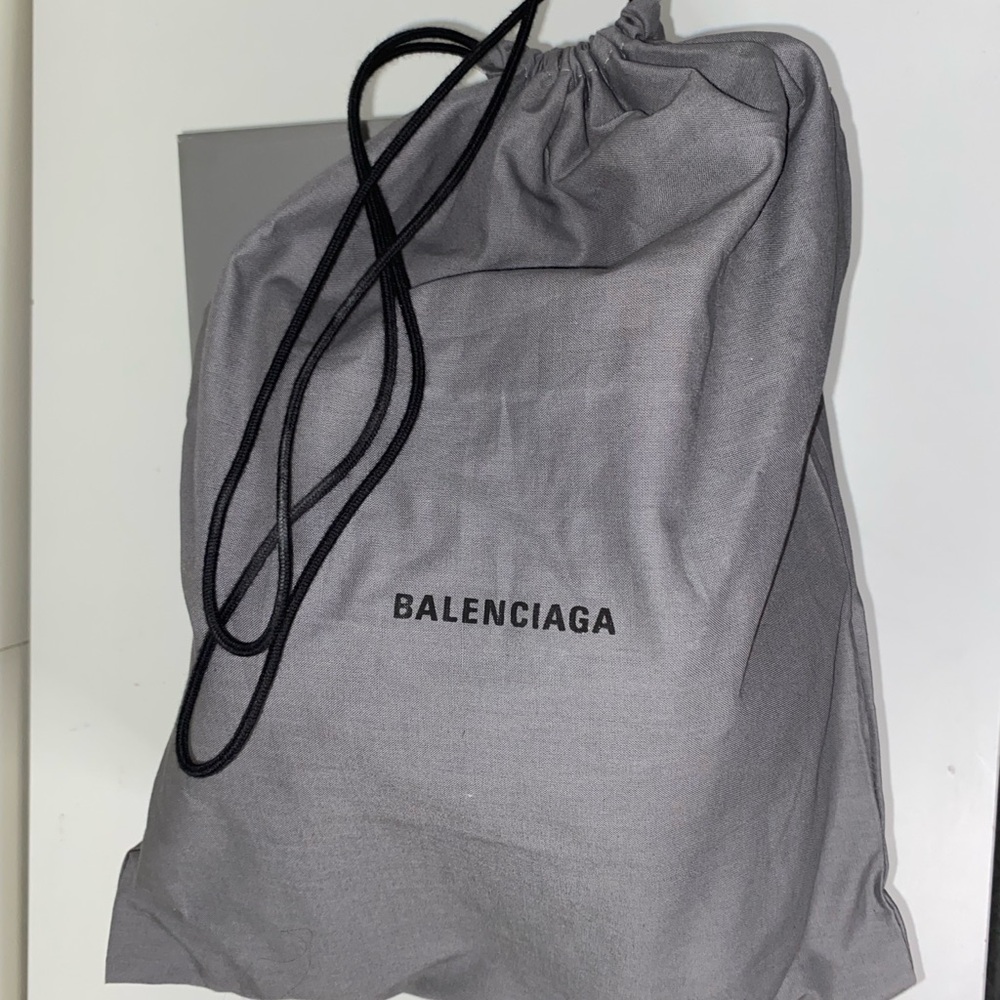 Balenciaga Men's “Vanille” Sneakers - Picture 5 of 5